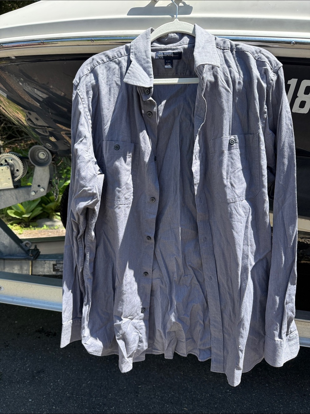 Banana Republic Men's Casual Button-Down Shirt — Light Gray